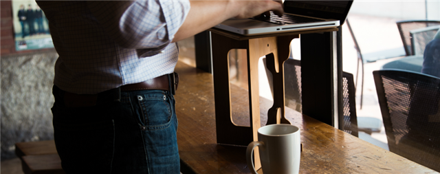 Using the StandStand Desk